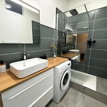 Apartment De 3 Chambres, Parking Gratuit, Proche Metro *