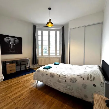 De 3 Chambres, Parking Gratuit, Proche Metro *