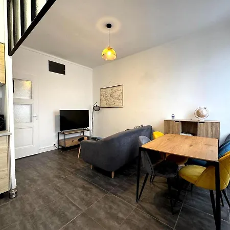 Apartment De 3 Chambres, Parking Gratuit, Proche Metro Oullins
