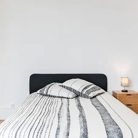 Apartment De 3 Chambres, Parking Gratuit, Proche Metro *