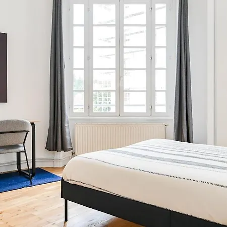 De 3 Chambres, Parking Gratuit, Proche Metro Apartment Oullins